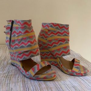 Michael Antonio wedge sandals
